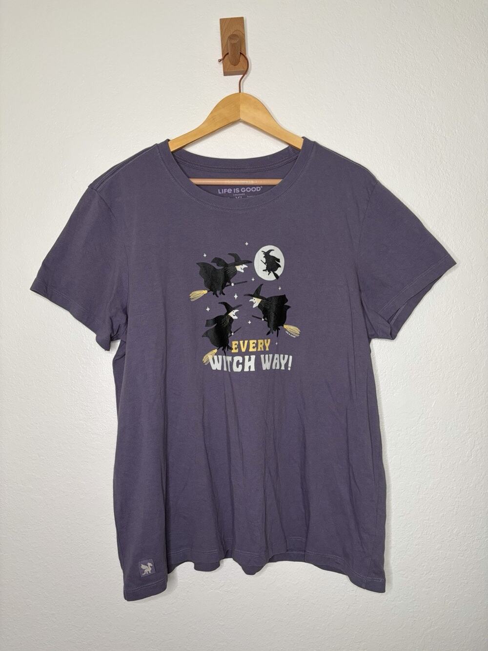 Life is Good Women's Every Witch Way Short Sleeve Crusher Tee in Dusk Purple XL